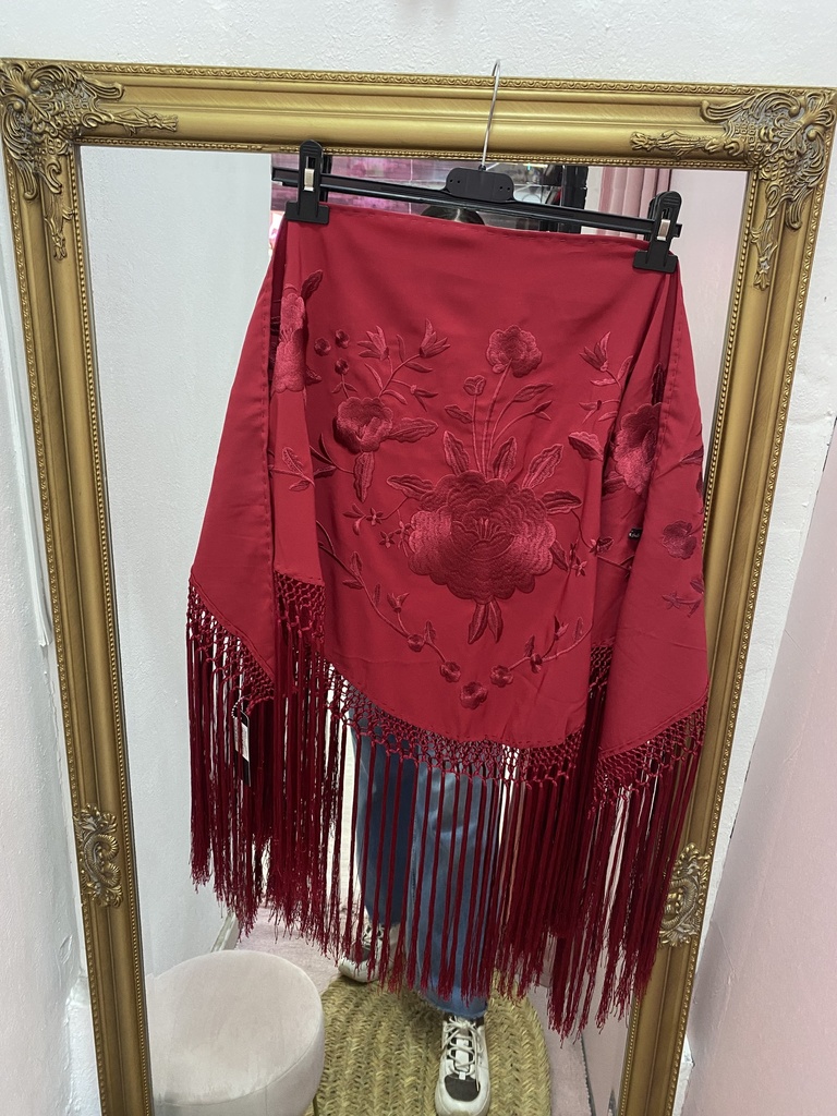 Manton flamenca burdeos