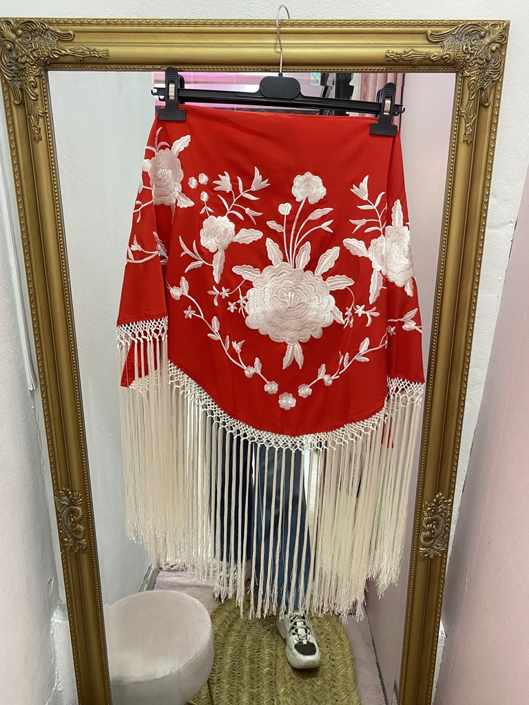 Manton flamenca clásico
